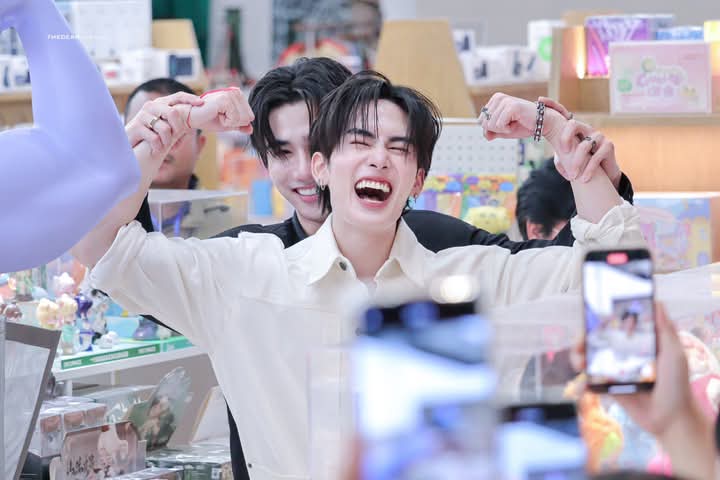 chwlkr124655's tweet photo. มีคนเเอบใช่หน้าที่การงานในทางมิชอบ
เเต่หนูชอบนะ🤭🐶🐯 @perthppe 
@Ppsanta  @Perfect10Liners https://t.co/mk6USHTTnj