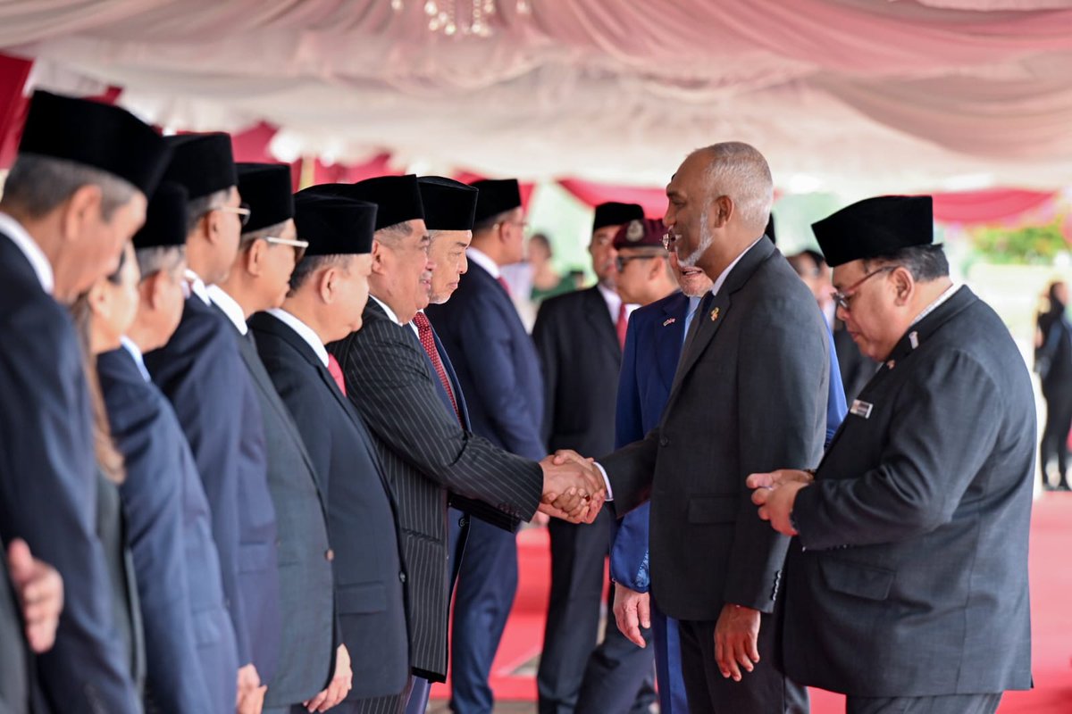 Abdulla Khaleel (@abkhaleel) on Twitter photo Attended the official welcome ceremony organized by the Government of #Malaysia, in honour of President Dr. <a href="/MMuizzu/">Dr Mohamed Muizzu</a>, today.
I convey my gratitude to the Malaysian leadership and people for the warm hospitality extended to the Maldives delegation.
<a href="/MalaysiaMFA/">Wisma Putra</a> Attended the official welcome ceremony organized by the Government of #Malaysia, in honour of President Dr. <a href="/MMuizzu/">Dr Mohamed Muizzu</a>, today.
I convey my gratitude to the Malaysian leadership and people for the warm hospitality extended to the Maldives delegation.
<a href="/MalaysiaMFA/">Wisma Putra</a>