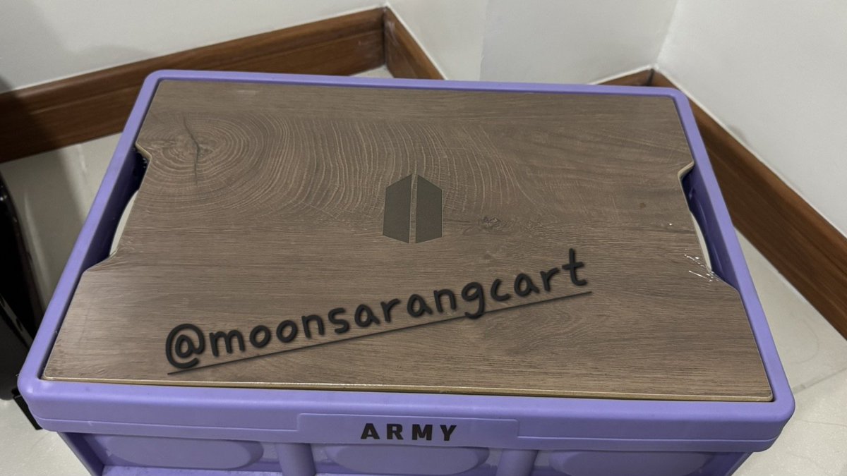 moonsarangcart's tweet photo. ic wts ph 
Onhand

interest check

Bts japan fortune box crate only
 
Slightly used
Sealed wood cover

Dm

Rm jin suga jhope jimin v jungkook namjoon seokin yoongi hoseok taehyung jk merch pc https://t.co/mYkcNl4BHQ