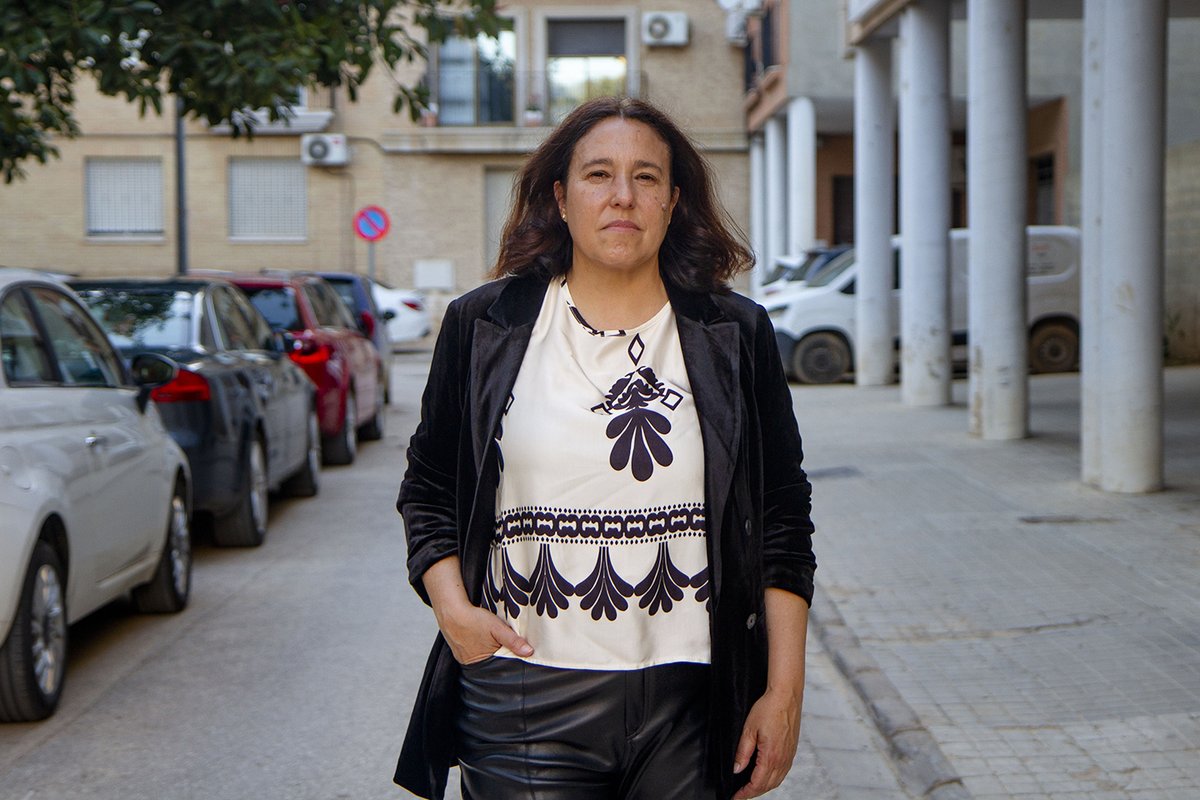 Directa (@la_directa) on Twitter photo #ENTREVISTA | Mariló Gradolí, portaveu de l'Associació de <a href="/VictimesDANA/">Associació Víctimes DANA 29 octubre 2024</a>: "Carlos Mazón ha de ser jutjat perquè no va estar a l'altura per protegir la societat valenciana" directa.cat/carlos-mazon-h… Demà es compleixen sis mesos de la #Dana. ✍️ Marina Segura Blay 📸 Lucas Guerra #ENTREVISTA | Mariló Gradolí, portaveu de l'Associació de <a href="/VictimesDANA/">Associació Víctimes DANA 29 octubre 2024</a>: "Carlos Mazón ha de ser jutjat perquè no va estar a l'altura per protegir la societat valenciana" directa.cat/carlos-mazon-h… Demà es compleixen sis mesos de la #Dana. ✍️ Marina Segura Blay 📸 Lucas Guerra