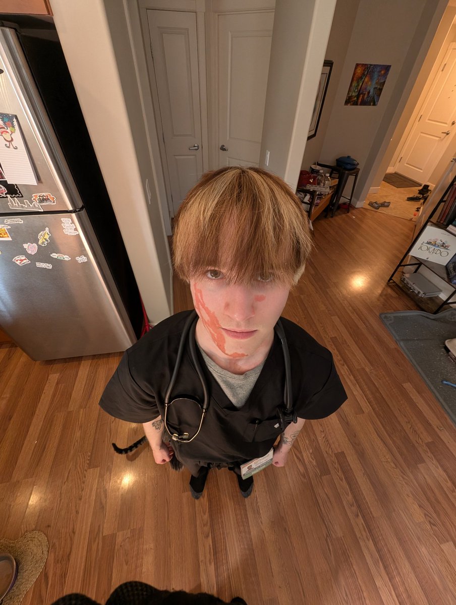 JeSuisRat's tweet photo. When you nick a hidden blood vessel under a patient's scab... Made a Dennis Whitaker cosplay for Calgary Expo! #thepitt #denniswhitaker #cosplay #calgaryexpo25 #HBOmax #watchthepittitsreallygood https://t.co/i3WWZWAFfa