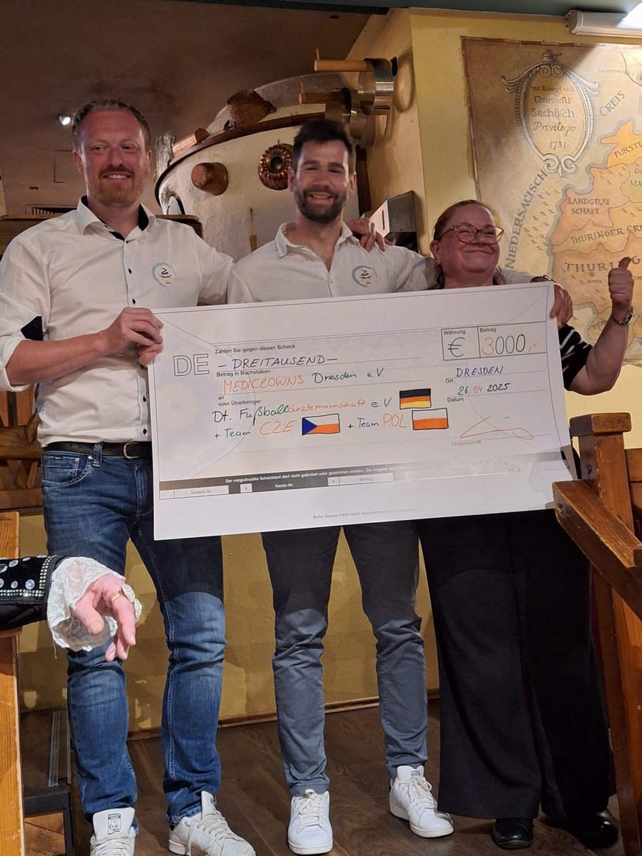 Česká fotbalová reprezentace lékařů tweet media