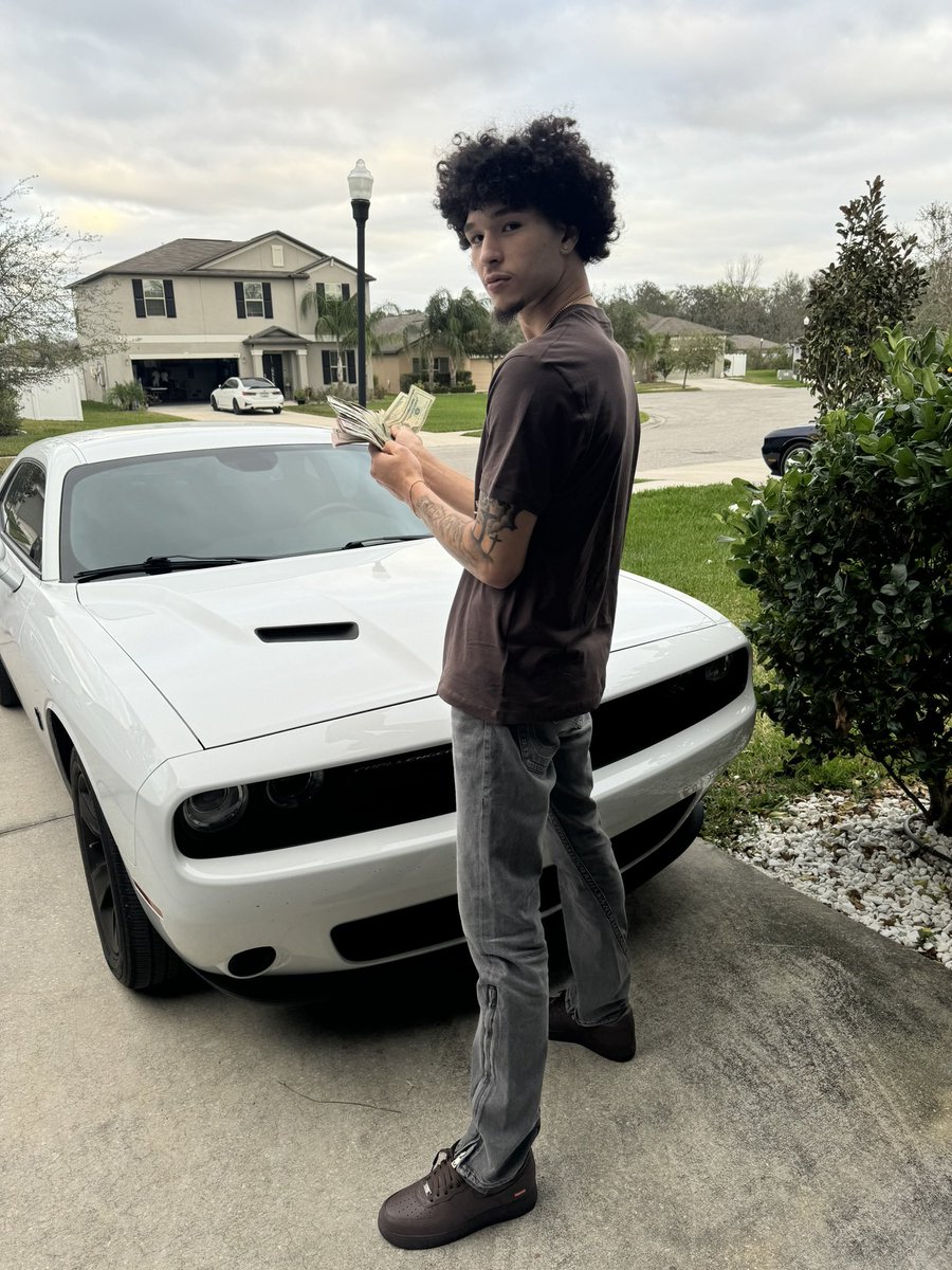 kenny 💰 tweet media