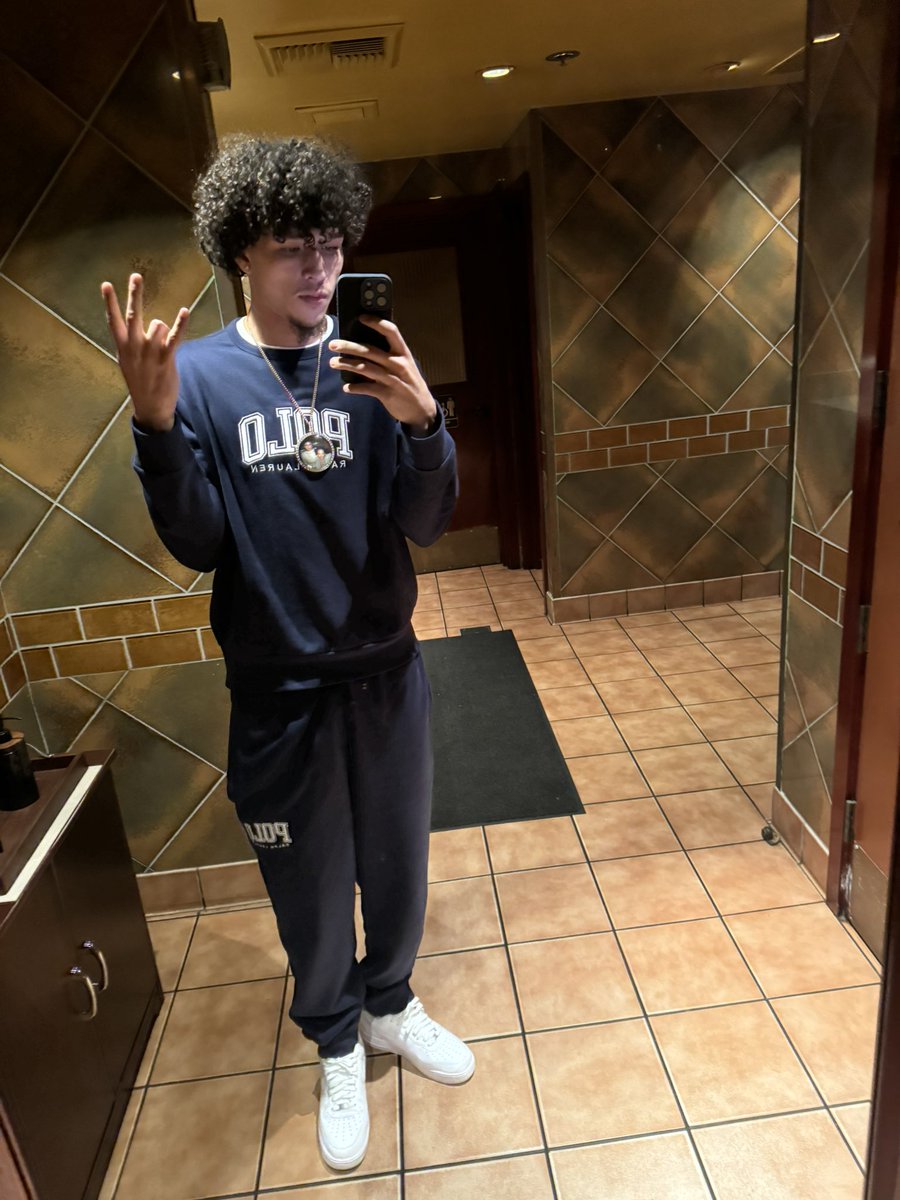 kenny 💰 tweet media