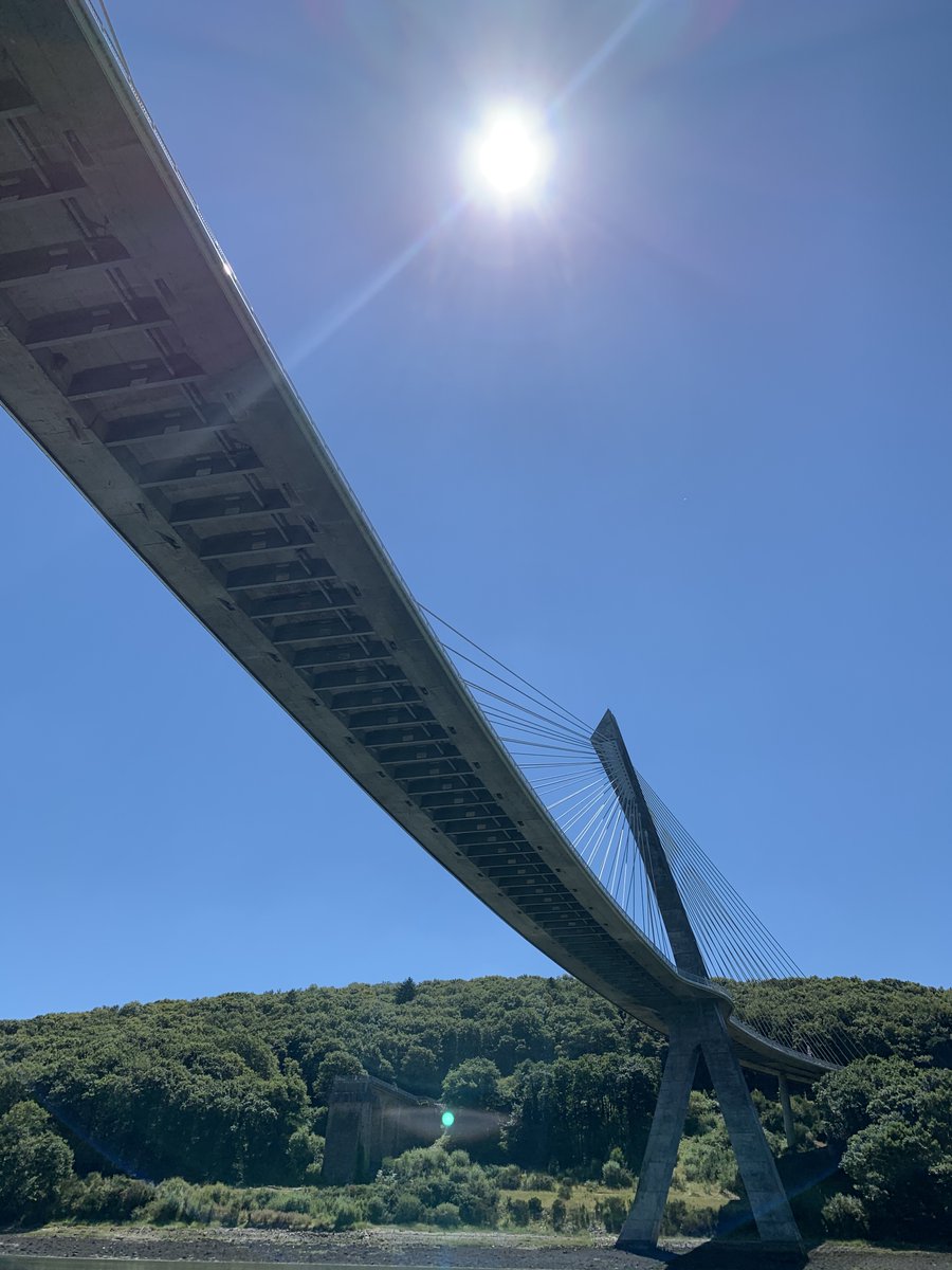 Bonne journée! Devezh mat deoc'h !
Pont de Térénez (29) #Bretagne #photo