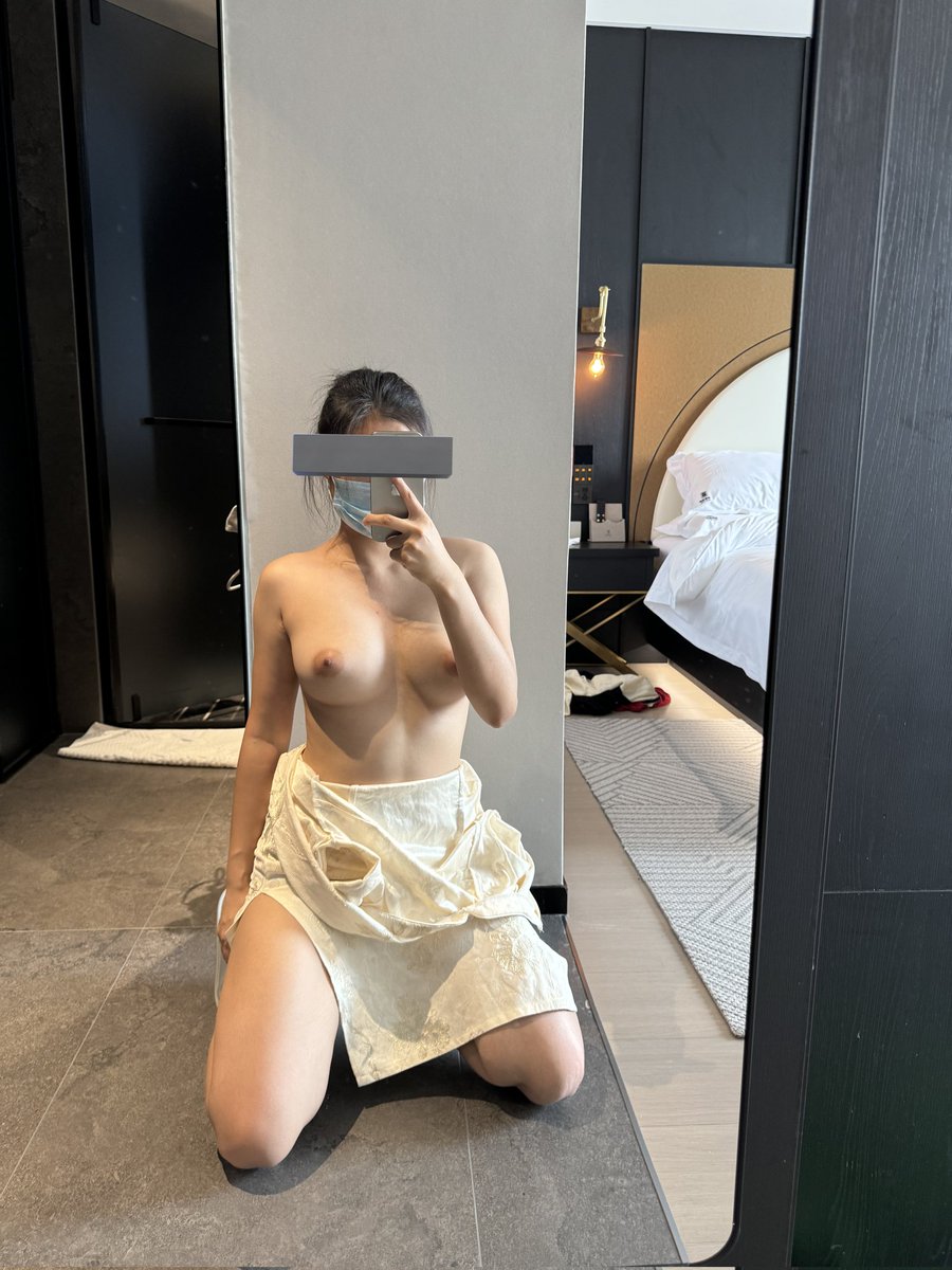 福利姬野兽的女主人分享的黄推图片2 - 网红私拍内容