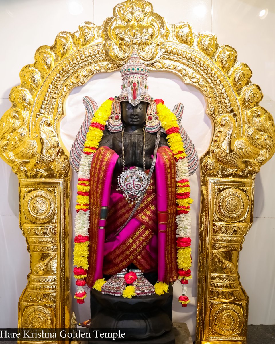 HKGoldenTemple's tweet photo. The so-called spiritual master without sense control is certainly the cheater, and the disciple of such a so-called spiritual master is the cheated. SB 2.9.43

#harekrishna
#harekrishnagoldentemple
#SriLakshmiNarasimha https://t.co/UXdhrfDUWj