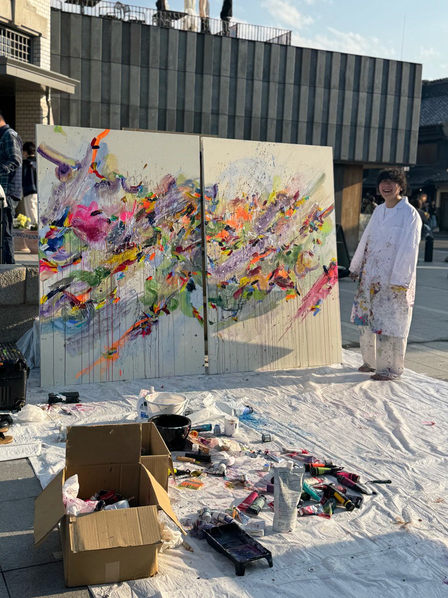 Cosmoprints's tweet photo. 4/26(土)はPRINTING×ART BRUT pointuのPOP-UPイベントへ参加させていただきました!開会から閉会までの7時間のライブペイント、完成した2枚のアートは雨上がりの夕焼けに照らされてとてもドラマチック…!素敵な機会をいただけました🥹
#埼玉印刷工業組合 #pointu #セカイダイスケ #ライブペイント https://t.co/5HsfN10kPN