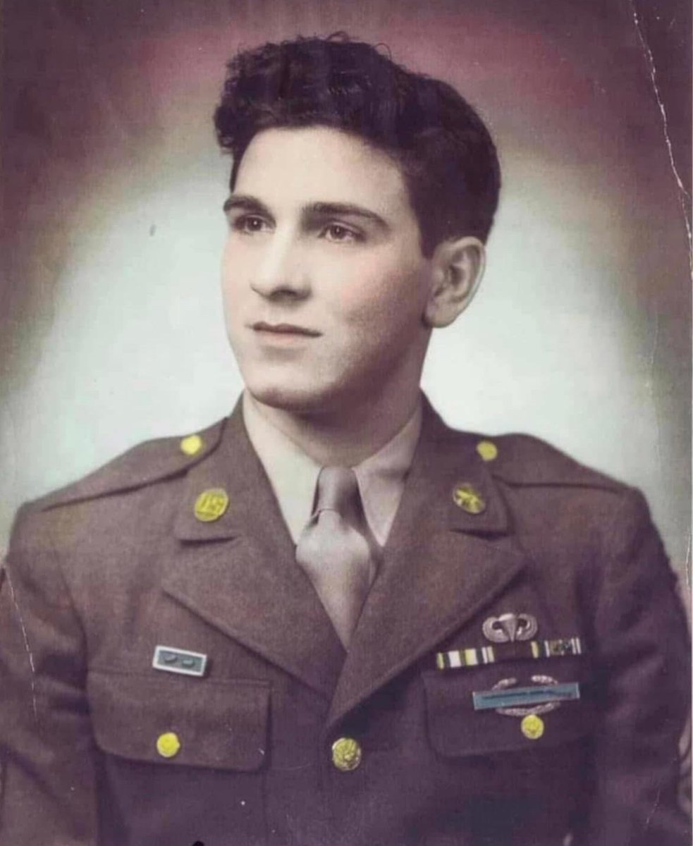 A happy 102nd birthday to legendary Easy Company SSgt. Bill Guarnere.🪂

William “Bill” Guarnere
4/28/1923-3/8/2014