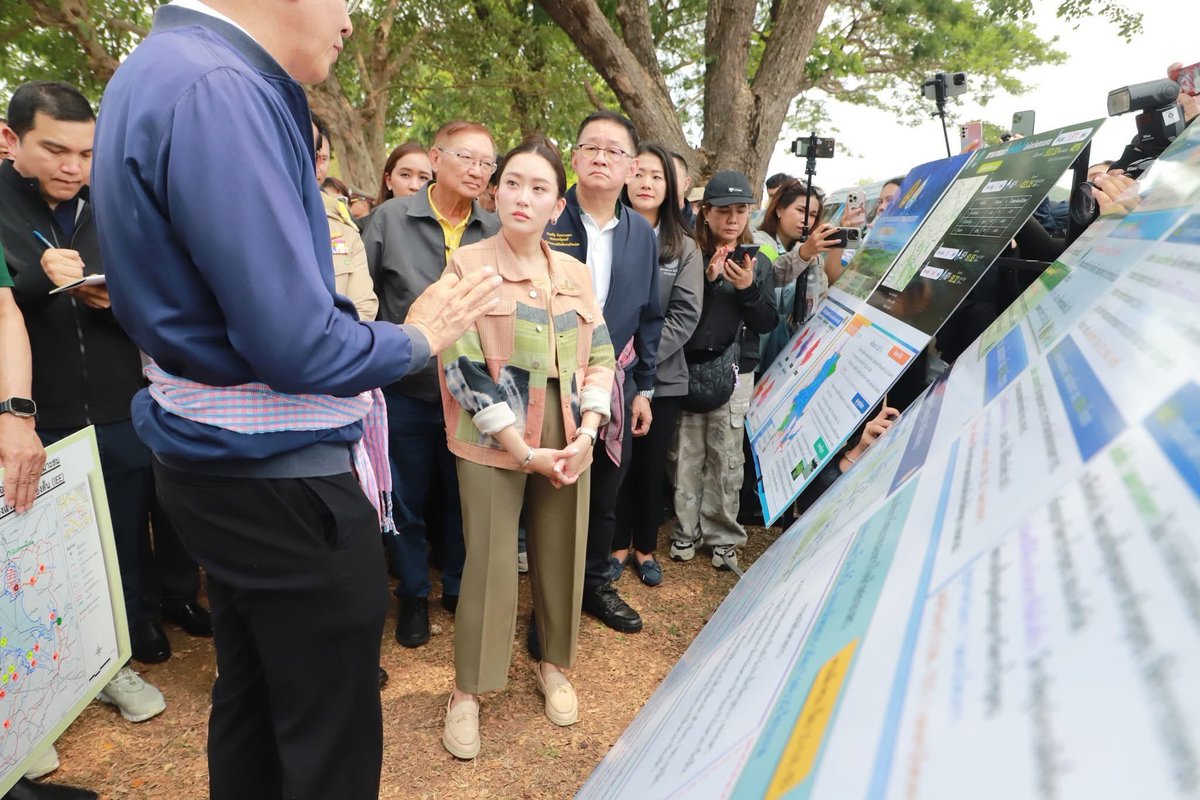 28 เมษายน 2568 

นางสาวแพทองธาร ชินวัตร นายกรัฐมนตรี ลงพื้นที่ตรวจติดตามการบริหารจัดการน้ำ ณ สวนสาธารณะดอนเกิน อ.เมืองสกลนคร จ.สกลนคร

<a href="/aim_theerarat/">Theerarat S.</a> #ธีรรัตน์สำเร็จวาณิชย์