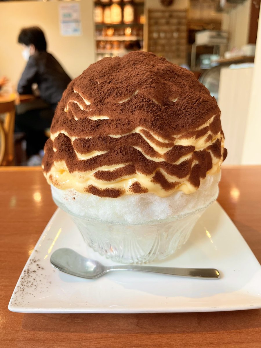今日は２杯のみだったので、桜にも苺を🍓

カスタードカカオみるくは相変わらず世界一の可愛さである。

佳奈絵さんに転職のご報告が出来て、色々聞きたいこともあったけどなかなか…
そう、世間はＧＷでした😂