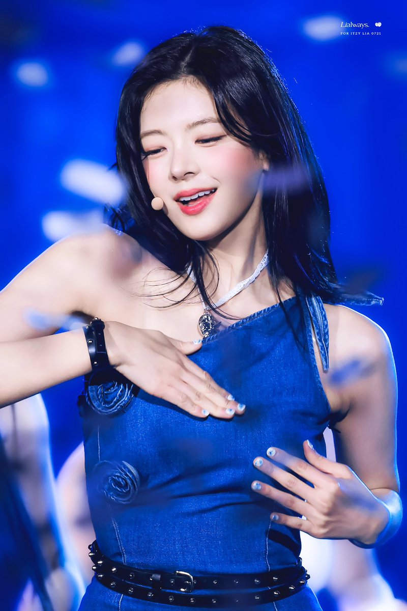 Lialways_721's tweet photo. 250426 K-FLOW DAY2 HQ
개설렌… 🫐

#있지 #ITZY 
#리아 #Lia https://t.co/2iuQz6Itn8
