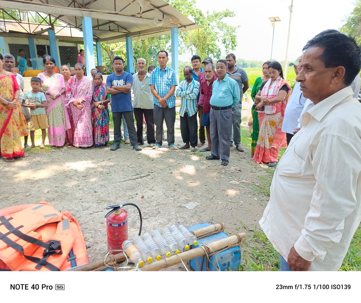 sdma_assam's tweet image. DDMA Biswanath and F&amp;amp;ES Gohpur conducted a Flood Preparedness Awareness Program in flood-prone villages of Halem Revenue Circle. CQRT Halem shared insights to strengthen community resilience. A similar drive was earlier held in Gohpur.

#FloodPreparedness #CommunityAwareness