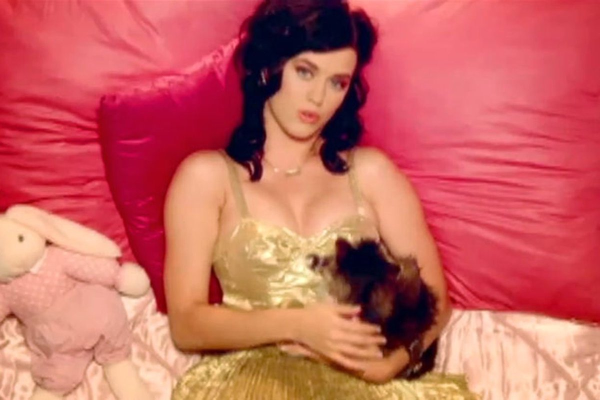 PopBase's tweet photo. 17 years ago today, Katy Perry released her debut single ‘I Kissed A Girl.’ https://t.co/5R6rm9dMdi