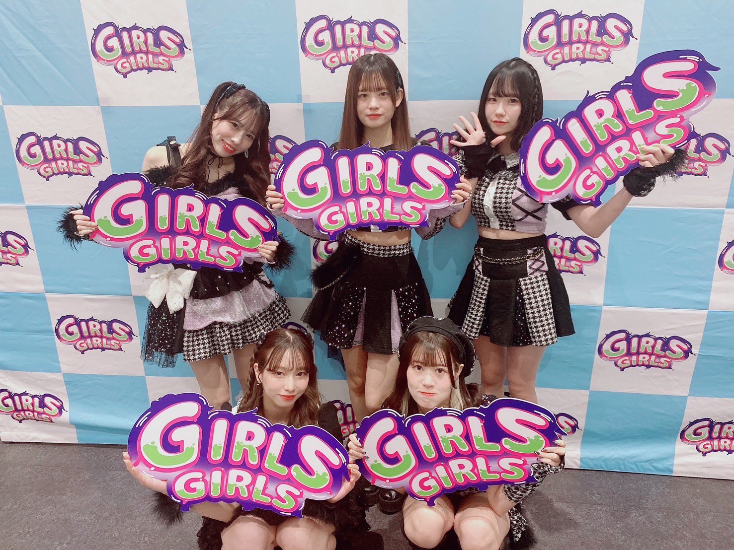 GIRLS GIRLS on X: GIRLS GIRLS on X: