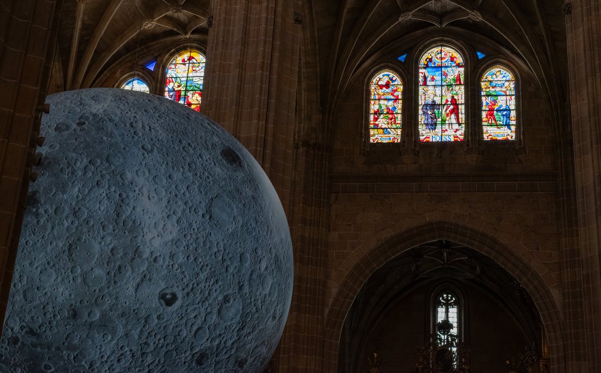 miguelpg__'s tweet photo. De cuando tuvimos dos lunas en Segovia https://t.co/uC5ucGswKW