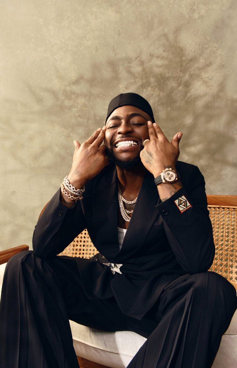 .<a href="/davido/">Davido</a> wins the Digital Artiste of the Year award at the 17th Headies Awards