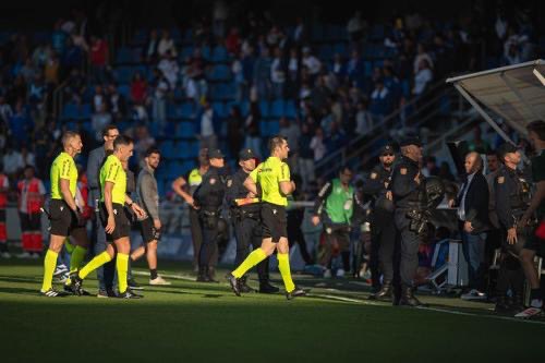 MANOJ DASWANI 🏴 (@mdaswani) on Twitter photo El <a href="/CDTOficial/">CD Tenerife 🏴</a> entró en descenso por deméritos propios, vaivenes institucionales, malas decisiones, pésimos planteamientos y nefastos partidos. Eso nadie lo discute.
Pero el Tenerife no ha podido salir del descenso –para lo cual ha hecho sobrados méritos futbolísticos– por culpa El <a href="/CDTOficial/">CD Tenerife 🏴</a> entró en descenso por deméritos propios, vaivenes institucionales, malas decisiones, pésimos planteamientos y nefastos partidos. Eso nadie lo discute.
Pero el Tenerife no ha podido salir del descenso –para lo cual ha hecho sobrados méritos futbolísticos– por culpa