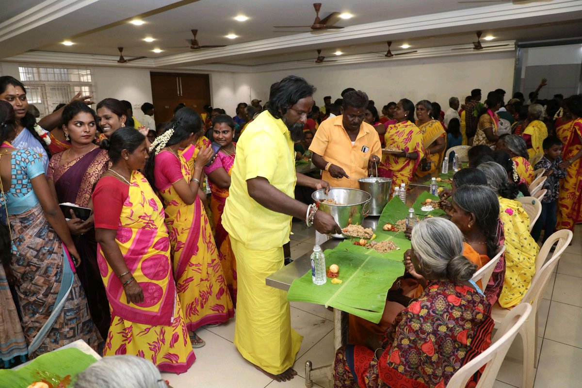 KKSelvakumaroff's tweet photo. நேற்றைய தினம் தமிழ் தேச மகளிர் பாசறை சார்பில் மேற்கு மண்டல மகளிர் மாநாடு கோவையில் நடைபெற்றது. இந்த மாநாட்டில் கலந்து கொண்டு எழுச்சியுரையாற்றினேன்! https://t.co/Q5OCWYF2ll