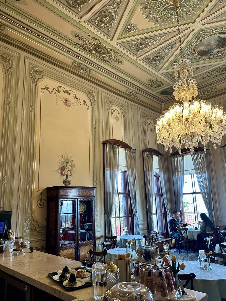 populicc's tweet photo. İstanbul Dolmabahçe sarayı içinde bulunan Limonluk Kafe'nin iç tasarımı: https://t.co/o0Cb7itBYi