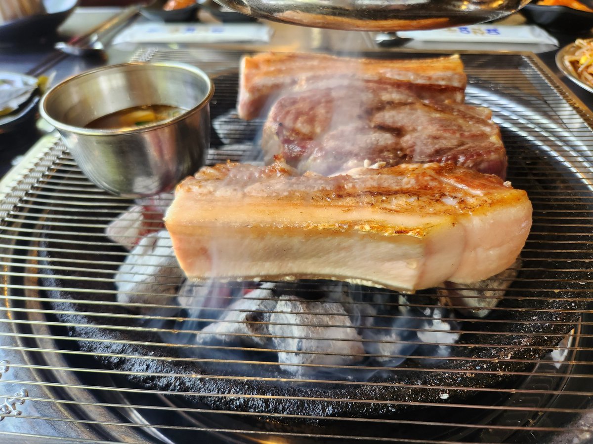 주말에 먹었던 고기
오랜만에 맛있게 먹었네요
#글래머 #네토