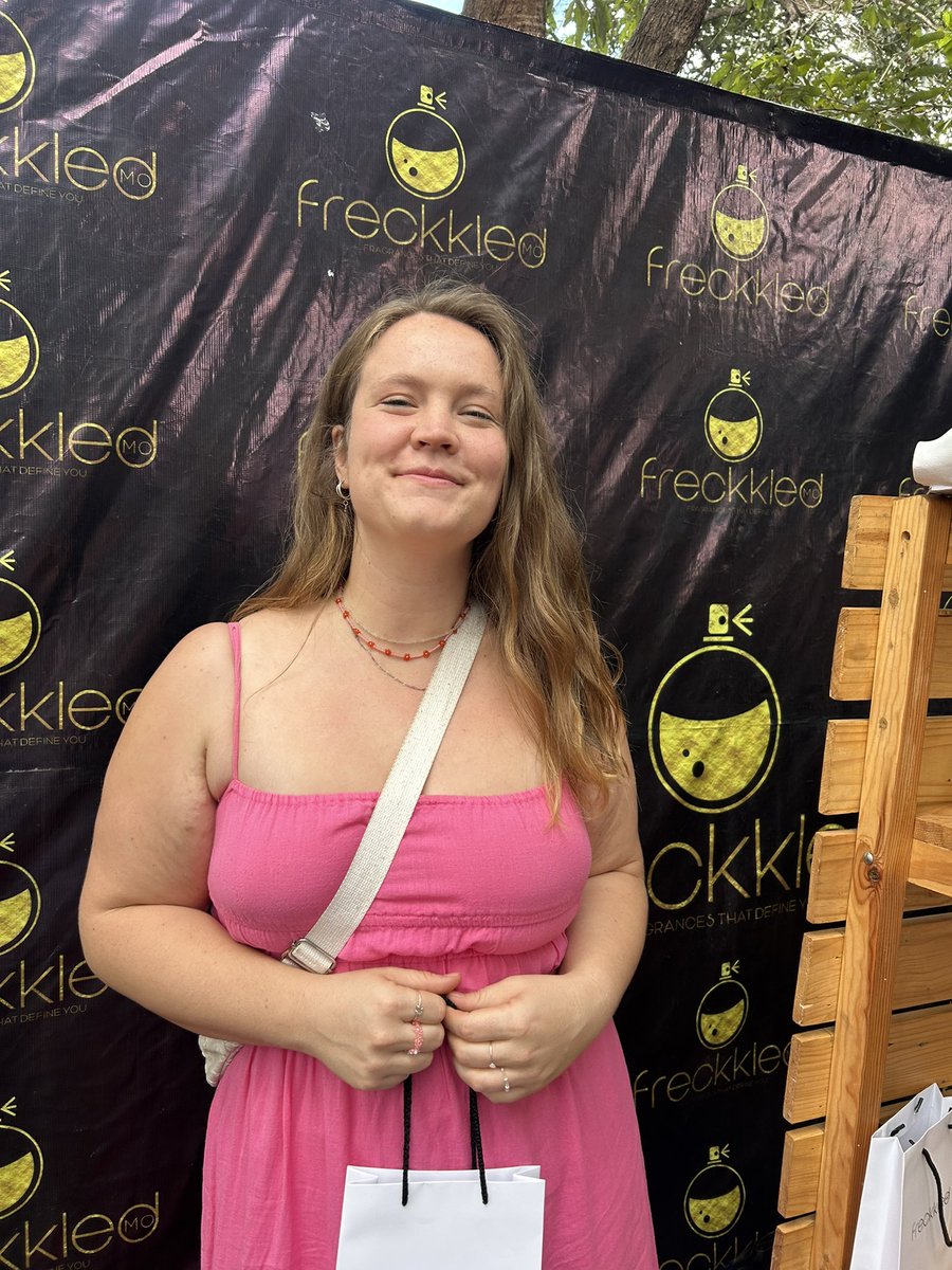 freckkled_mo_fragrances tweet media