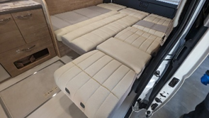 recvee's tweet photo. ベッドの長さは普通183cmなのですが、「レクビィ・ソラン」系は、助手席後部だけ210cmあります。ちょっと探してみるとこんな車が隠れています。https://t.co/T2oMbICPFK #レクビィ #キャンピングカー #高身長 #バンコン #210cm https://t.co/8ATSdBI6fY