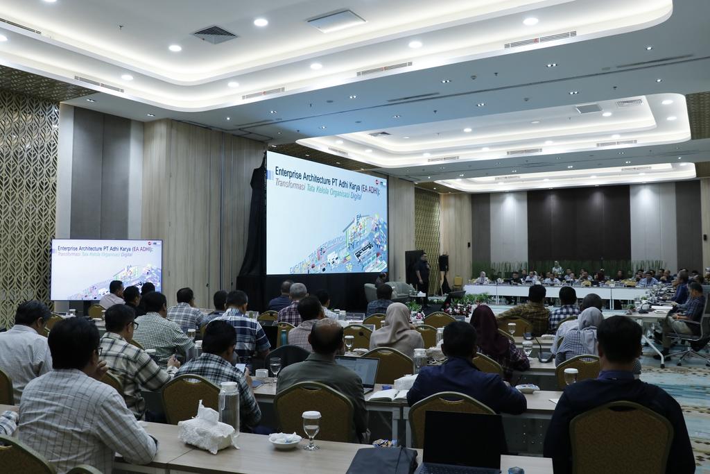 romisw's tweet photo. nak, success in a digital world requires more than just adopting new technologies, it requires transforming your business model... (david rogers)

kilas balik ngopeni enterprise architecture di republik tercinta ini 😊

hasil perdjoeangan 15 tahun lebih, research pelan2, sambil bimbing mahasiswa S1, S2, S3, sambil eksperimen terapkan ke kementerian, lembaga... lanjut ke aneka ragam industri, dikritisi & dimaki2 client sana sini, ga nyerah, perbaiki lagi, research lagi, lanjut lagi ke bumn kecil & besar... sudah agak mapan & tinggal panen, lha kok ya dicuri & dicopas mantan pegawai yg berkhianat lari ke kompetitor, padahal kita yg biayai kuliahnya, yg mendidik mereka sejak mereka lulus sma umur 18 tahun 😭

ga menyerah, sakitnya ditelan, berdamai dg diri sendiri, diikhlaskan, move on, research lagi, eksperimen lebih dalam, cari masalah baru, update & upgrade solusi & method, kita buat yg dilakukan para pengkhianat jadi obsolete dan ga relevan... mulai registrasi IPR (hak cipta, merk, paten, dsb), level TKDN jadi tinggi (SDM, IPR, location) membuat peluang menang lelang di BUMN lebih besar, itupun masih tetap saja ada yg mencuri ide sana sini, wis ga popo... 😊😄

dan alhamdulillah ratusan K/L/D, swasta dan BUMN sudah kita bantu, beragam jenis organisasi dari penegakan hukum, antikorupsi, pemeriksaan keuangan, dsb, sampai ke universitas (ugm, ut, upi, uin, dsb) ... dan yg lebih menantang implementasi ke beragam industri, manufacture, energy, listrik & pembangkitan, oil & gas, konstruksi, pengelola tol, telco, farmasi, logistik, transportasi, multifinance & asuransi, dsb ✊️😊

sekarang total pedjoeang sudah lebih dari 100 orang, 90% rekrutmen dari lulusan sma, dari keluarga sederhana, dididik sendiri, disekolahin sendiri, dikelola dengan sistem mentoring ala kakak & adik asuh, alhamdulillah para assabiqunal awwalun udah pada pinter2 dan sudah pada selesai s2...🤲😊

yg sama2 berdjoeang di jalan technopreneurship ini, tetap sabar dalam perdjoeangan nggih mas & mbak 😉... fokus di kualitas produk & services, jangan hit & run, jangan orientasi ke uang & uang, openi customer dengan hati, mental endurance ditingkatkan, jangan baperan, nangisnya kalau mau tidur saja di kamar 😁, kalau ada pengkhianatan ditelan dan dimaafkan, dan sekali lagi, jangan pernah menyerah, dan jangan pernah sudi jadi jahat 😊😉👍✊️