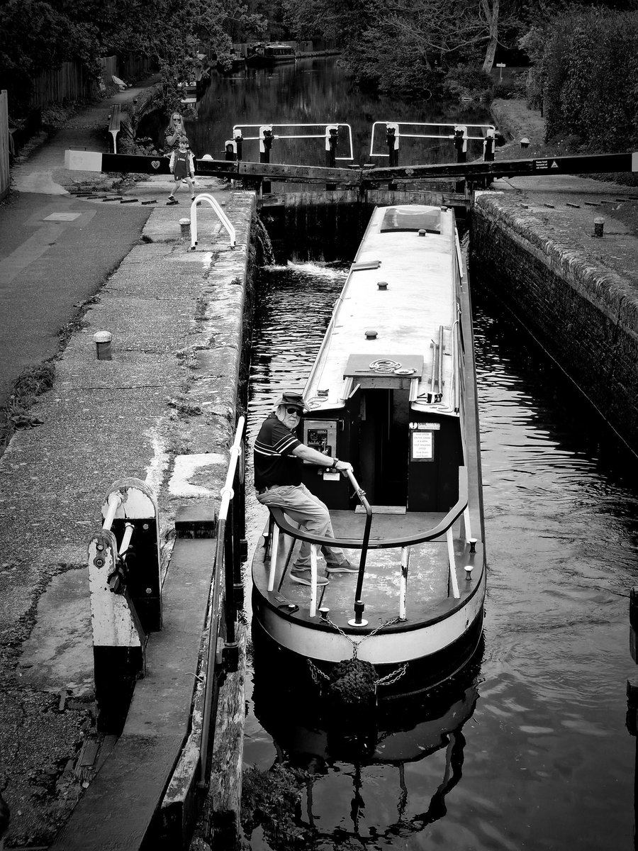 aqueenofcups's tweet photo. #momentsinlife #uk #england #britain #london #grandunioncanal #manwithboat #oldman #steering  #narrowboat #slowlifestyle #blackandwhite #blackandwhitephoto #blackandwhitephotography #mono #bw #photooftheday #instablackandwhite #streetphotography #streetart #urbanphotography https://t.co/sjLFSqkre2
