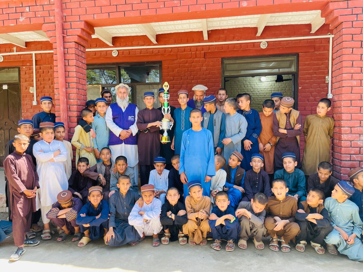 amwoaf's tweet photo. په ریان خصوصي ښوونځي کې د نبي کریم صلی الله علیه وسلم د مبارک سیرت مسابقه ترتیب شوې وه چې د المواسات روزنتون زده کوونکو پکې لومړی مقام خپل کړ. الحمدلله
په المواسات روزنتون کې یتیمو ماشومانو ته دیني او عصري زده کړې ورکول کیږي تر څو روښانه راتلونکی ولري.
د اړیکو شمېرې:
0787082624 https://t.co/O1Lbmxgq2C