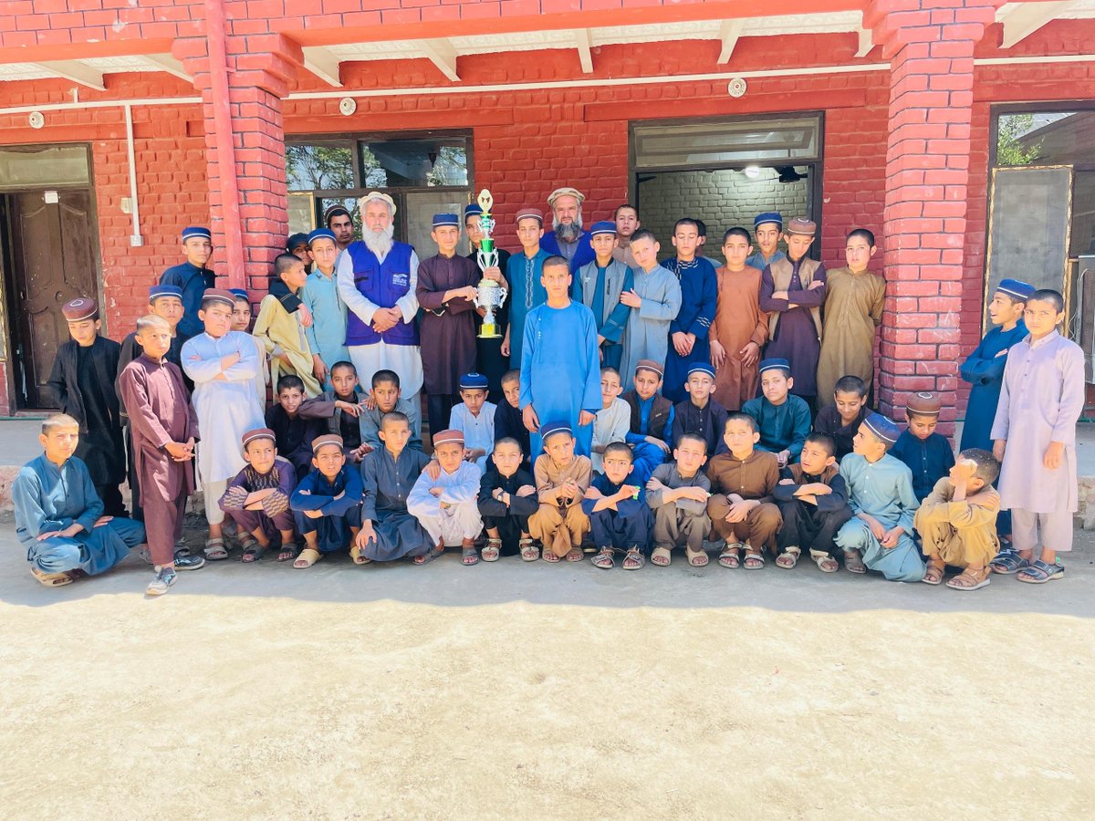 amwoaf's tweet photo. په ریان خصوصي ښوونځي کې د نبي کریم صلی الله علیه وسلم د مبارک سیرت مسابقه ترتیب شوې وه چې د المواسات روزنتون زده کوونکو پکې لومړی مقام خپل کړ. الحمدلله
په المواسات روزنتون کې یتیمو ماشومانو ته دیني او عصري زده کړې ورکول کیږي تر څو روښانه راتلونکی ولري.
د اړیکو شمېرې:
0787082624 https://t.co/O1Lbmxgq2C
