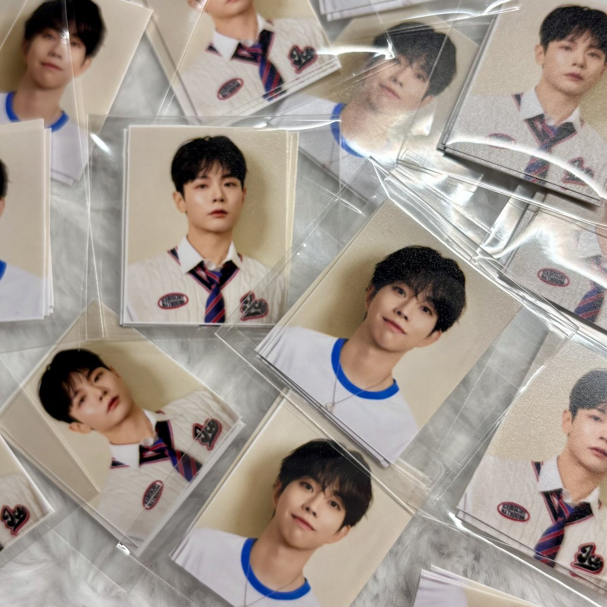 onlysangyeop's tweet photo. ⋆⑅˚₊ 루시 와장창 콘서트 나눔 𓂃𓈒𓏸⭑˖ ࣪

🗓️ 5/2~ 5/3 첫콘 / 중콘
💥 수량 약 30개 멤버 랜덤 증정 、、
💥 맞나눔 가능 / 유인나눔
( 맞나눔에서 수량이 다 빠지면
유인나눔은 없을 예정이에요 🥹❗️)

1set 5장씩 들어있어요 ⸝⸝◝ࠏ◜ ⸝⸝

시간 및 장소 당일 인용으로 공지 ⛧ᝰ. https://t.co/Zr5UdINxRl