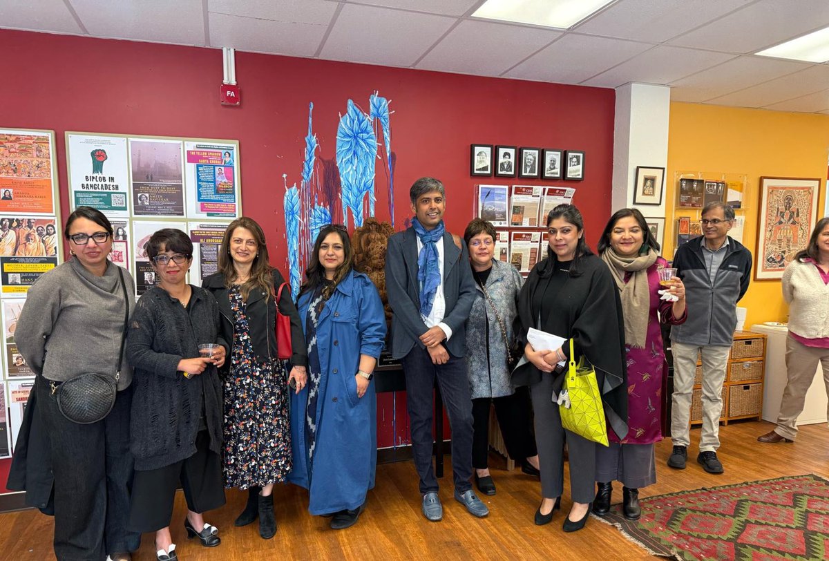 Imran Qureshi, 2025 SAAI Artist-in-Residence, visited BAMPFA, joined a reception with Qudsia Rahim, and gave a public talk on his evolving practice. #SAAI #BAMPFA