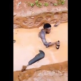 Ntv; drunkard falls in a trench

NBS; Drunkard saw a trench as Busaabala beach and so went to swim

Bukedde; Owa Arsenal agudde eddalu