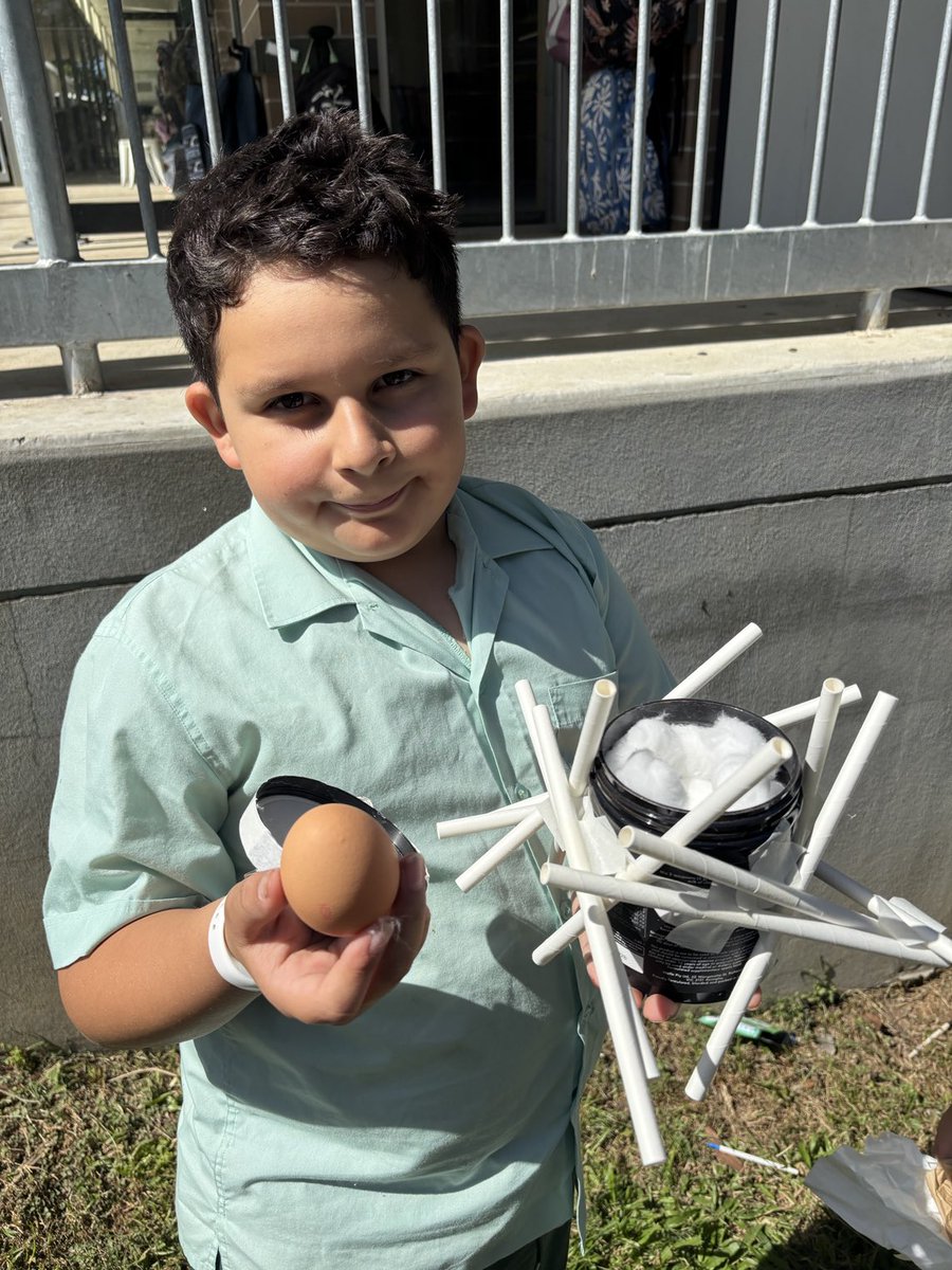 MHOCSTEM's tweet photo. Makerspace egg drop challenge. Design a structure that will prevent an egg from cracking when dropped from a height of 2m. Success! 🥚 https://t.co/SOZ7yhpDur