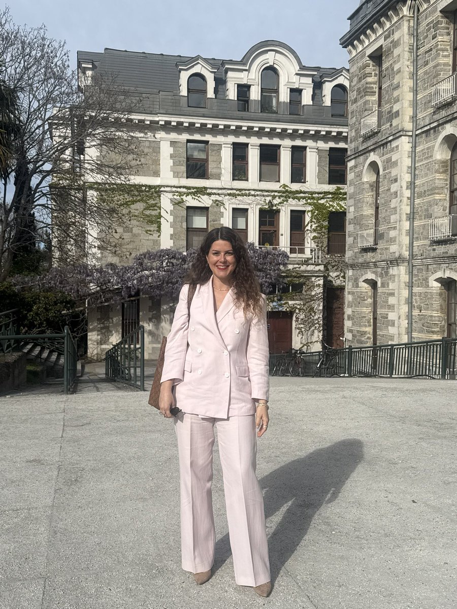 Tam 20 yıl önce oturduğum sıralarda ders vermek unutulmaz bir deneyim oldu! 🌸

Boğaziçi Üniversitesi İşletme 2. sınıf öğrencileri ile “Networking” yeteneklerini geliştirmek için çok keyifli bir yolculuk yaptık.

Teorik bilgilerine sahadan örnekler ve pratik tecrübeler eklemek,