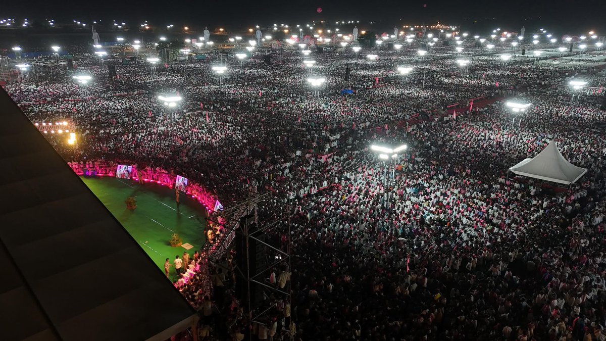 KTRBRS's tweet image. Thank you, Telangana, for reposing your unwavering faith in KCR garu Ji by turning out in unprecedented numbers

The #BRSat25 meeting, one of the largest political gatherings in the country&apos;s history, was meticulously planned and flawlessly executed

The sheer strength of the…