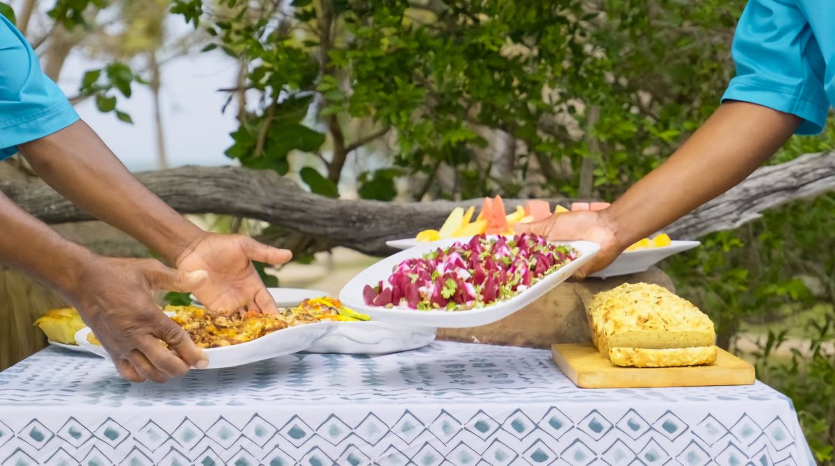 It's the perfect day for an al fresco lunch around the pool.

#alfrescoliving #villarental #luxurybeachretreat #privatebeachretreat #beachhouserentals #exclusiveusevilla #luxurytravel #BazarutoArchipelago