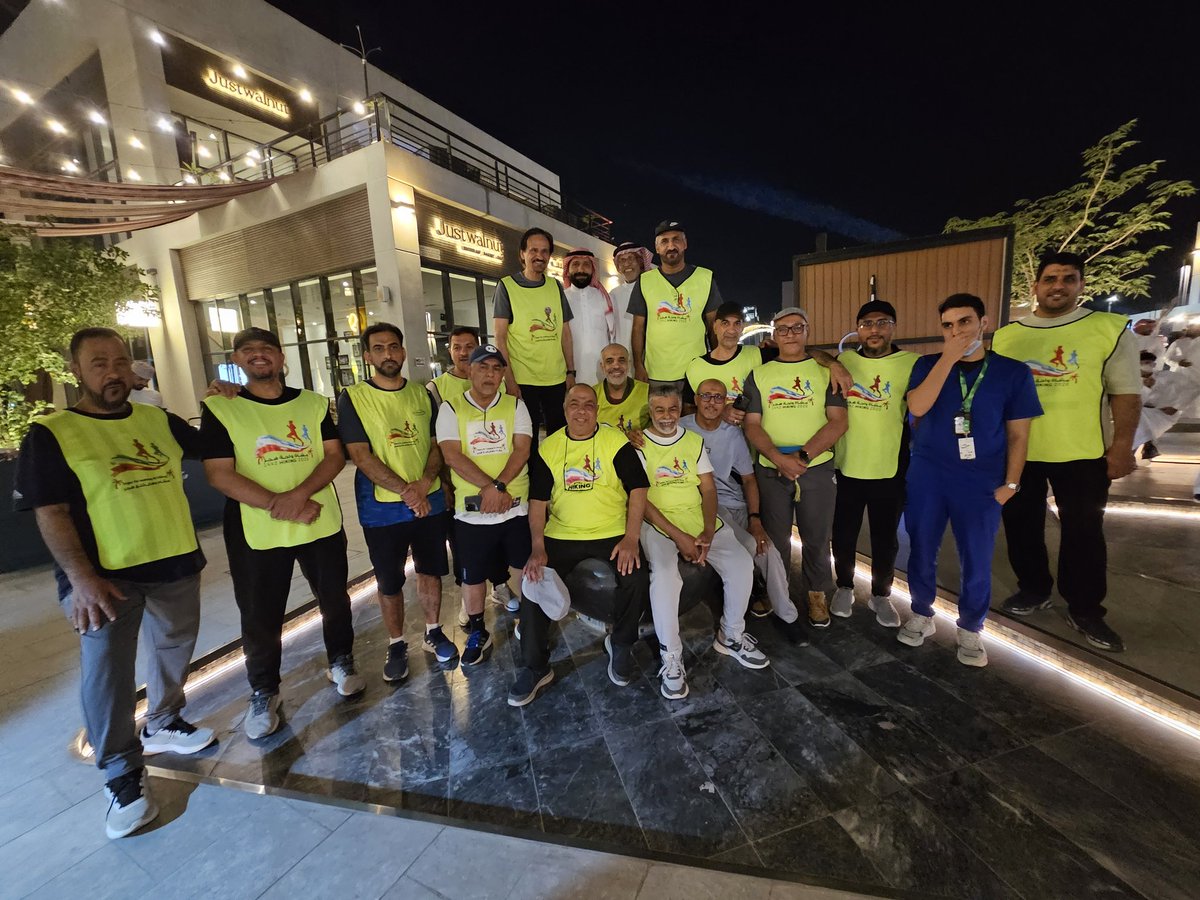 شارك نادي #مشاة_واحة_هجر في معرض سعف برنامجه الرياضي والمجتمعي الذي يسهم في تعزيز ثقافة المشي والصحة العامة.
وقد التقى رئيس نادي #مشاة_واحة_هجر بالرئيس التنفيذي لمحور الصحة الطبي مما أثمر في بناء جسور التواصل والإعلان عن الشراكة الإستراتيجية
<a href="/SaudiHealthHub/">مجمع محور الصحة الطبي</a>
#وزارةالرياضة