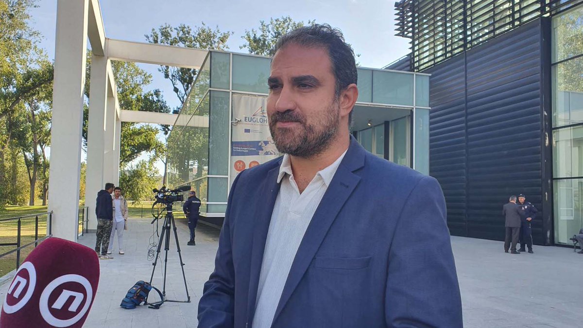 Očekujem da ovogodišnji Prvi maj bude prekretnica u promeni mentaliteta i prakse, da konačno većinski shvatimo da je Prvi maj dan borbe, dan demonstracije snage i solidarnosti radnika i radnica svih tipova i usmerenja.

Neophodne su promene koje će radnicima vratiti ekonomsku