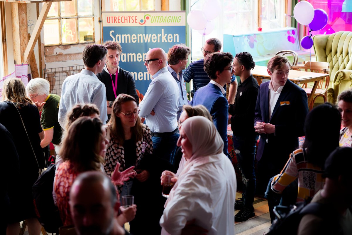 Samen maken we impact! 🌍

Kom naar de Maatschappelijke Beursvloer Utrecht op 20 mei 2025. Koppel jouw kennis, materialen of diensten aan maatschappelijke hulpvragen.

📍 Grafisch Lyceum Utrecht

Aanmelden: vcutrecht.nl/beursvloer

📸Joris Louwes

#ImpactMaken #BeursvloerUtrecht