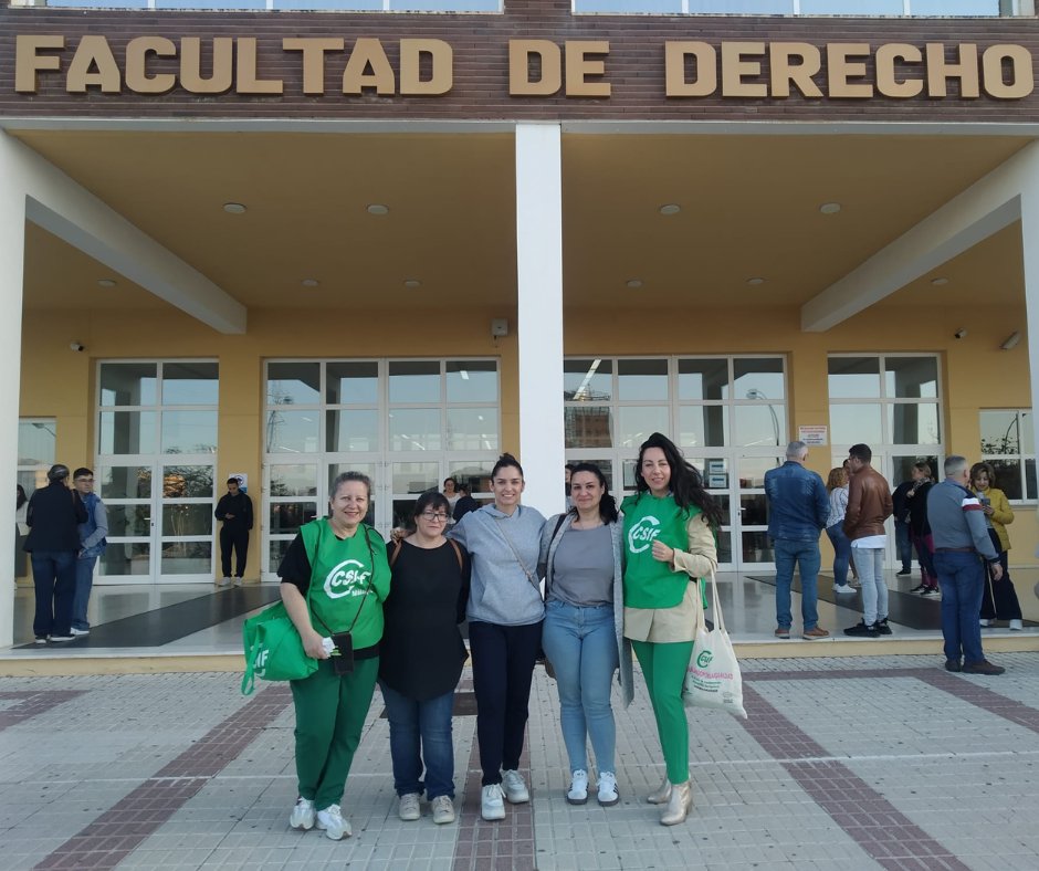 CSIFMalaga's tweet photo. #Sanidad 💚 Delegados de CSIF han acompañado este sábado en Málaga a los opositores que han afrontado las pruebas de celador y celador-conductor del SAS, ofreciendo apoyo, información y respaldo en un momento clave.
#OposicionesSAS https://t.co/1sSdYnRNel