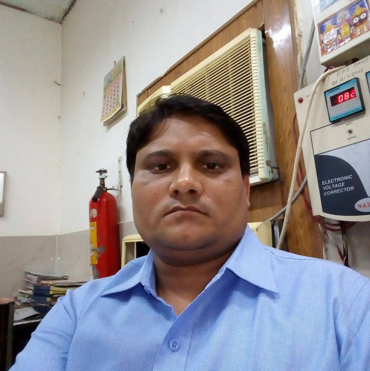 Suren_510's tweet photo. प्रसार भारती के कर्मियों के साथ अगर कुछ दुर्घटना हो जाती है तो उनके परिवार को कोई पेंशन नहीं दी जाती है बल्कि डेपुटेशन वाले कर्मियों को सारी सुविधाएं दी जाती है ।
#JusticeForPB
#Stopdiscriminationwithpbemployees https://t.co/hVvyCztDCi