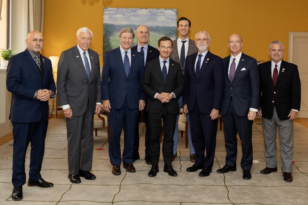 Statsministern tog i fredags emot en delegation av amerikanska kongressledamöter från både Demokraterna och Republikanerna i Rosenbad.

regeringen.se/artiklar/2025/…