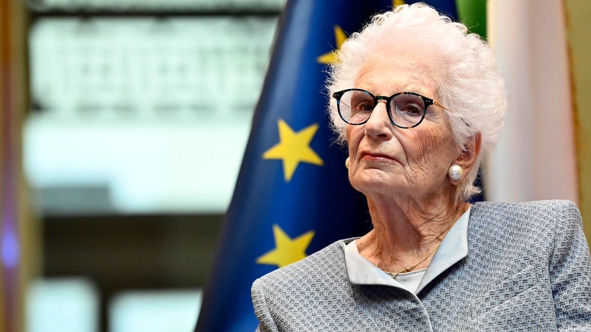 Gli insulti rivolti alla senatrice Liliana #Segre - a cui va la mia solidarietà  - sono la manifestazione dell'abisso morale e della miseria umana di chi li ha pensati e diffusi. Quegli insulti sono l'espressione di un odio antiebraico largamente diffuso e che si manifesta ogni