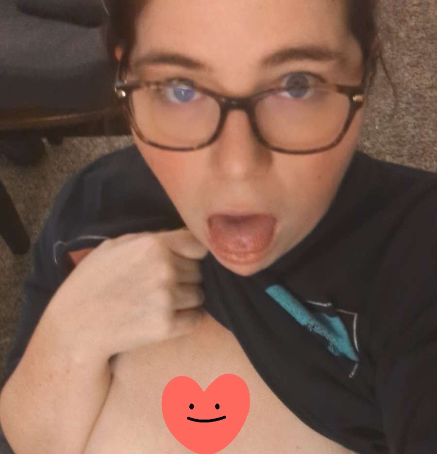 ItsgoddessJess1's tweet photo. 😉😉😉 $jlmak87 https://t.co/r1Pup1pMHa