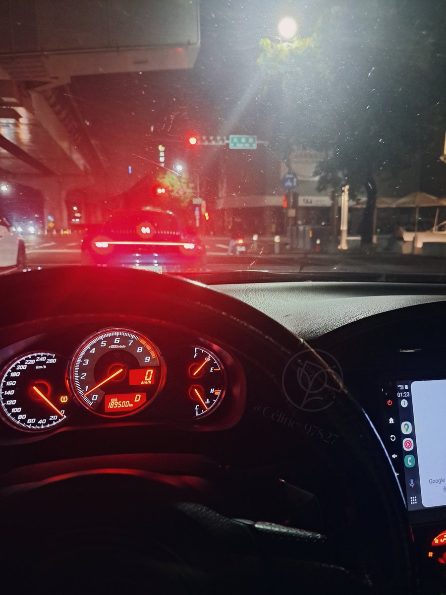 我也是開跑車的女孩 😎
有小鮮肉要給我載的嗎？ https://t.co/NVIWkG8j07