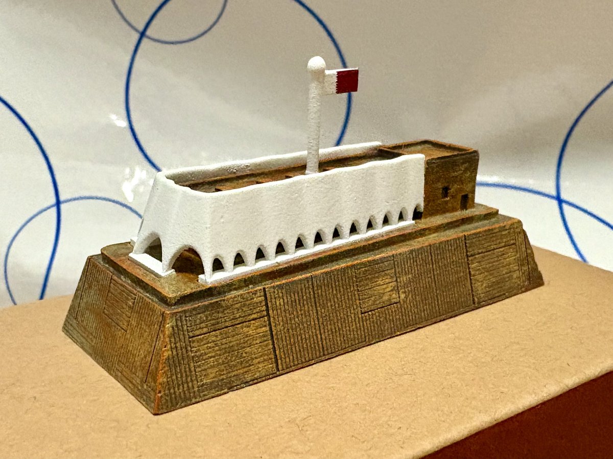 【パビリオン模型】カタール館　木製のパビリオン模型　新品未使用 豪華ガイドマップ付き】カタール館 木製のパビリオン模型 新品未使用