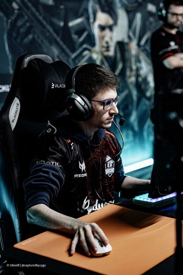 ATUALIZADO (@r6atualizado) on Twitter photo 👑 Os melhores jogadores, em rating, dos playoffs da Challenger Series SAL:
#1 🇦🇷 <a href="/Dante7_r6/">v7 Dante7</a> - 1.27
#2 🇧🇷 <a href="/Gaspror6/">Gaspro</a> - 1.24
#3 🇧🇷 <a href="/Florior6/">Florio</a> - 1.23
#4 🇧🇷 <a href="/GutoR6S/">STELLAE guto</a> - 1.16
#5 🇨🇱 <a href="/basthianr6/">basthian</a> - 1.15
#6 🇧🇷 <a href="/Gabriel7_2_/">Elevate Gabu7z</a> - 1.15
#7 🇧🇷 <a href="/Darkeyss_R6/">LØS Darkeys</a> - 1.13
#8 🇧🇷 <a href="/KurtzVitor/">LØS Kurtz</a> - 1.12
#9 🇧🇷 👑 Os melhores jogadores, em rating, dos playoffs da Challenger Series SAL:
#1 🇦🇷 <a href="/Dante7_r6/">v7 Dante7</a> - 1.27
#2 🇧🇷 <a href="/Gaspror6/">Gaspro</a> - 1.24
#3 🇧🇷 <a href="/Florior6/">Florio</a> - 1.23
#4 🇧🇷 <a href="/GutoR6S/">STELLAE guto</a> - 1.16
#5 🇨🇱 <a href="/basthianr6/">basthian</a> - 1.15
#6 🇧🇷 <a href="/Gabriel7_2_/">Elevate Gabu7z</a> - 1.15
#7 🇧🇷 <a href="/Darkeyss_R6/">LØS Darkeys</a> - 1.13
#8 🇧🇷 <a href="/KurtzVitor/">LØS Kurtz</a> - 1.12
#9 🇧🇷