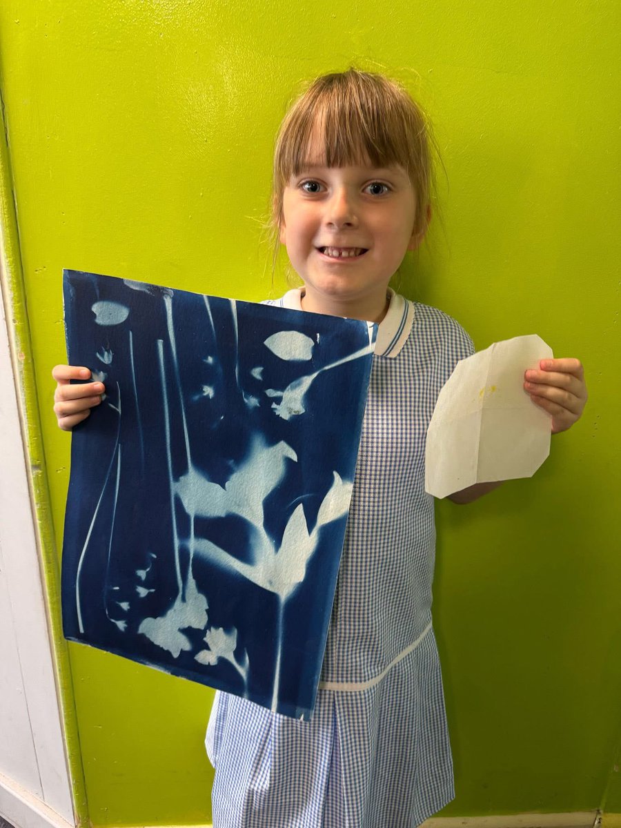 Another #HomeLearningHero in Biggleswade class! 🍎📖 Cynthia was inspired by the beautiful cyanotypes we made in the spring. She decided to take it even further at home by pressing flowers herself! 🌺 What a fantastic way to keep exploring &amp; learning beyond the classroom!